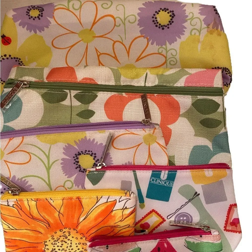Assorted Makeup Bags - 6 pieces various sizes , never used .. new ,